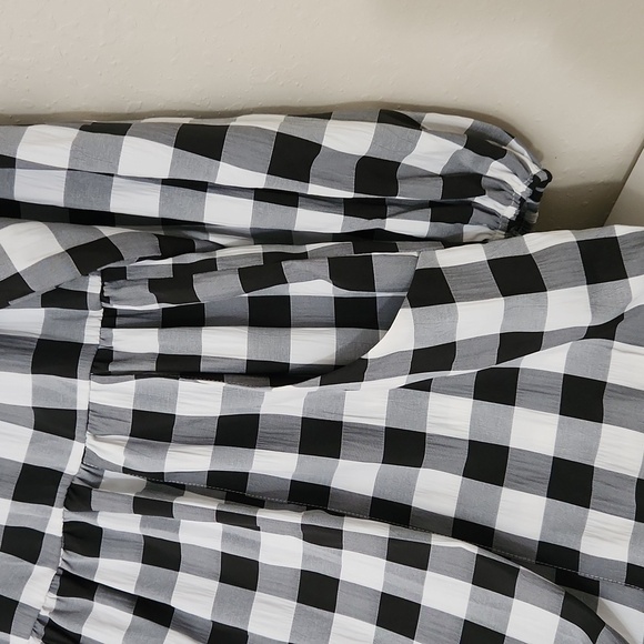 ASOS Maternity Vfront smock romper in mono gingham Contemporary Collegiate - Picture 8 of 14